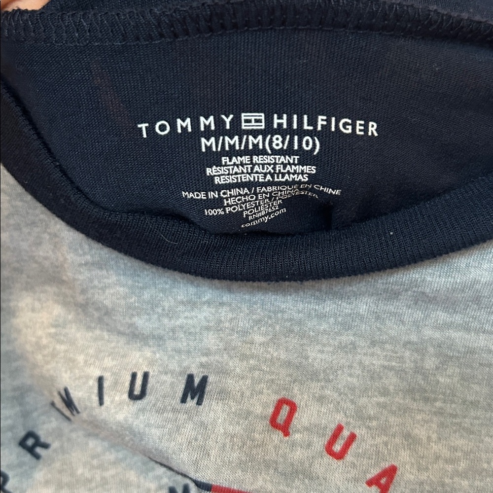 Tommy Hilfiger Boys Pajama Set - Gray, Navy, Red Plaid
Size medium (8) - Picture 6 of 8